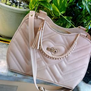 Beige Classy Sling bag 🛍️