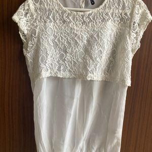 Beautiful White Top From Lee Cooper