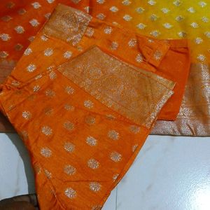 Organza Saree With Zarri Buttis