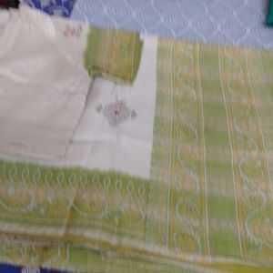 Printed And Embroidery Work In Saree With Blouse