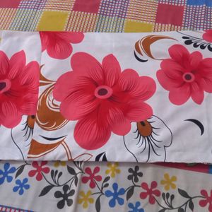 Like New Bug Size Floral Pillow Covers Set Of Two