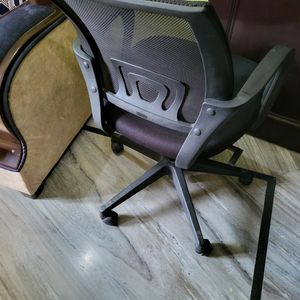 Branded office chair for sale (not in coins)