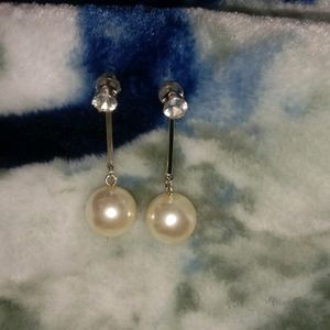 Off White Pearl Earrings