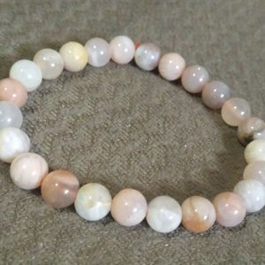 Energized peach moonstone