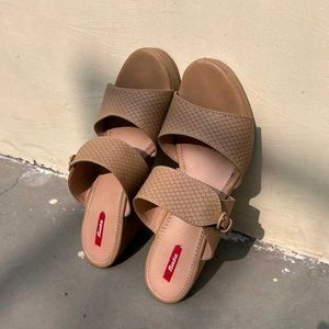 Bata Women Wedges🌸