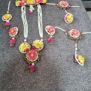 Haldi Bridal Floral Jewellery Set