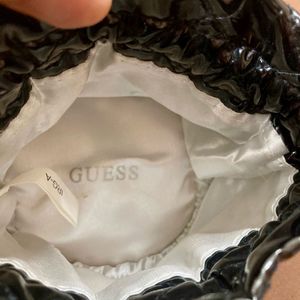 Guess Pouch- Original