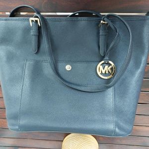 Authentic Micheal Kors Saffiano Large Tote