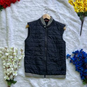 Zara Man gillet sleevless quilted jacket