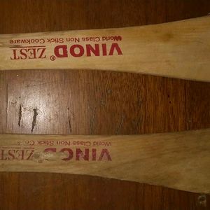 2 Wooden Spechula