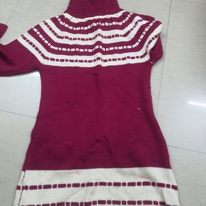 LADIES SWEATER ,SIZE = L ,WOOLEN