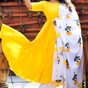 Yellow Kurta XS & Dupatta No Pant