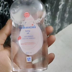 Johnsons Baby Oil