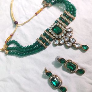 Beautiful Green Necklace Set