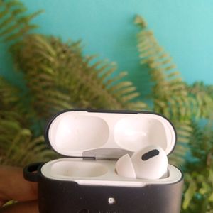 Earbuds With Case