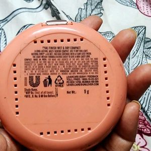 Lakme 9 To 5 Wet & Dry Compact Powder