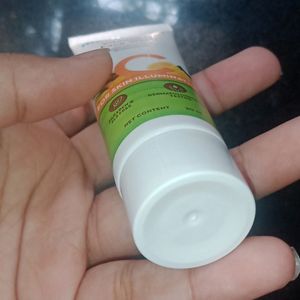 Mama earth Vitamin C Facewash