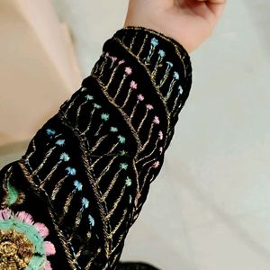 Pakistani Style Velvet Kurta And Pants