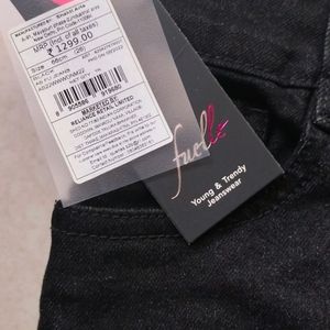 NEW STRAIGHT FIT JEANS FOR WOMEN