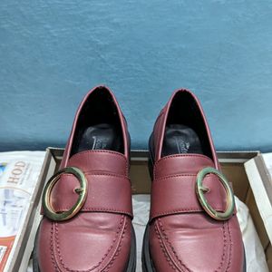 Round Buckle Detail Loafers