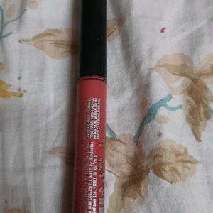 Elle18 Liquid Lip Colour Shade B90 Flattering Nude