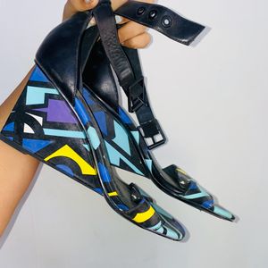 graphic wedge heels