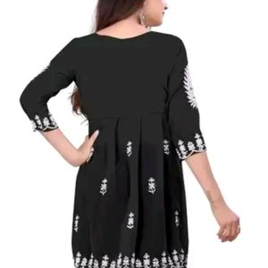 Chickenkari Kurti Set