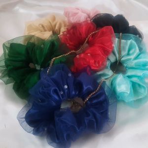 PEARL SCRUNCHIES