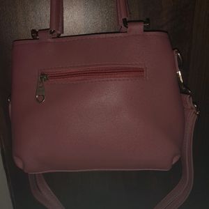 Chic and Elegant Smart Bag Suitable For Everyday