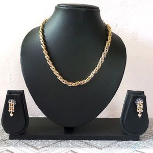 Sleek Ethnic Jewellery Set