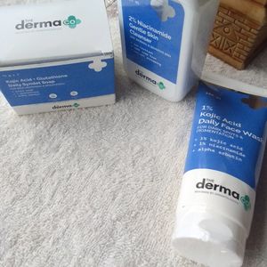 The Derma Co..