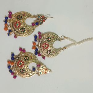 multi colour earrings nd maang tikka