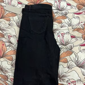 Zara straight high jeans in size 28