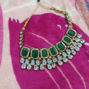 Green Necklace Set