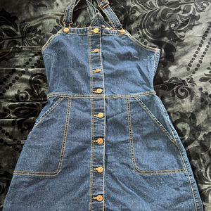 Denim Midi Dress Wid Pockets No Flaws ..