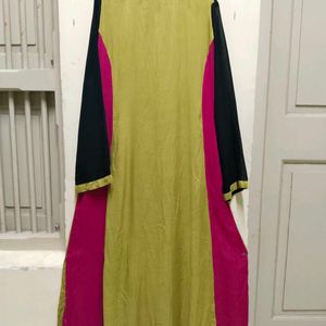 Beautiful Embroidery Pakistani Kurti