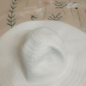 Off White Hat