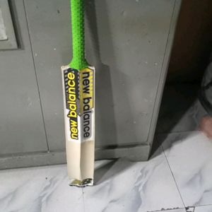 NB (New Balance) Popular Willow DC 680 Cricket Bat