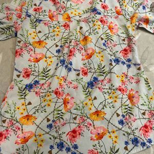 Outryt Floral Top