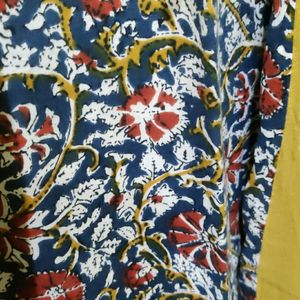 Beautiful Agrakha Pattern Kurti