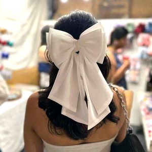 Parisian Bow Clip Oversized