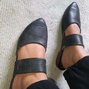 Black Flats Size 7