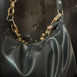 Black classy slingbag