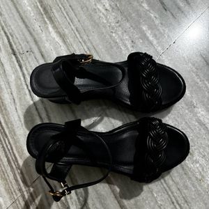 Black Wedges