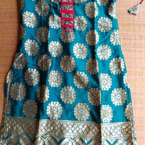 Women Kurti Pant Set