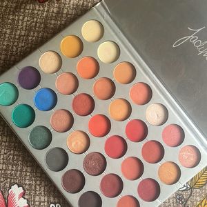 Eyeshadow palette