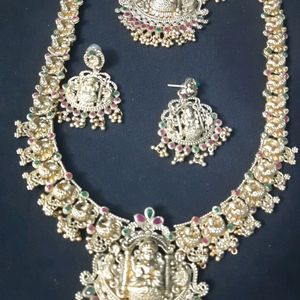 Brand New Semi Bridal Antique Set