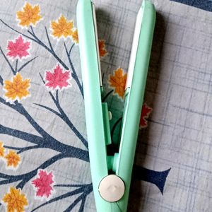 Green Straightener With Wire