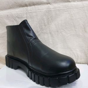 🆕️🔥Festive Sale- Black Boots With Box