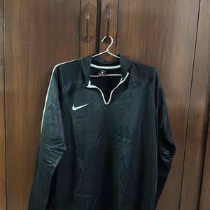 Nike Mens Warm Full Sleeves Tshirt